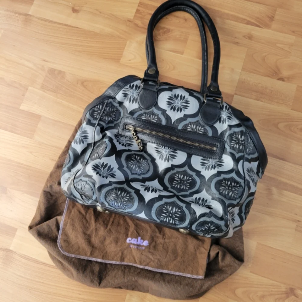 CAKE by Petunia Leather Hampton Holdall Bag Purse Carryall